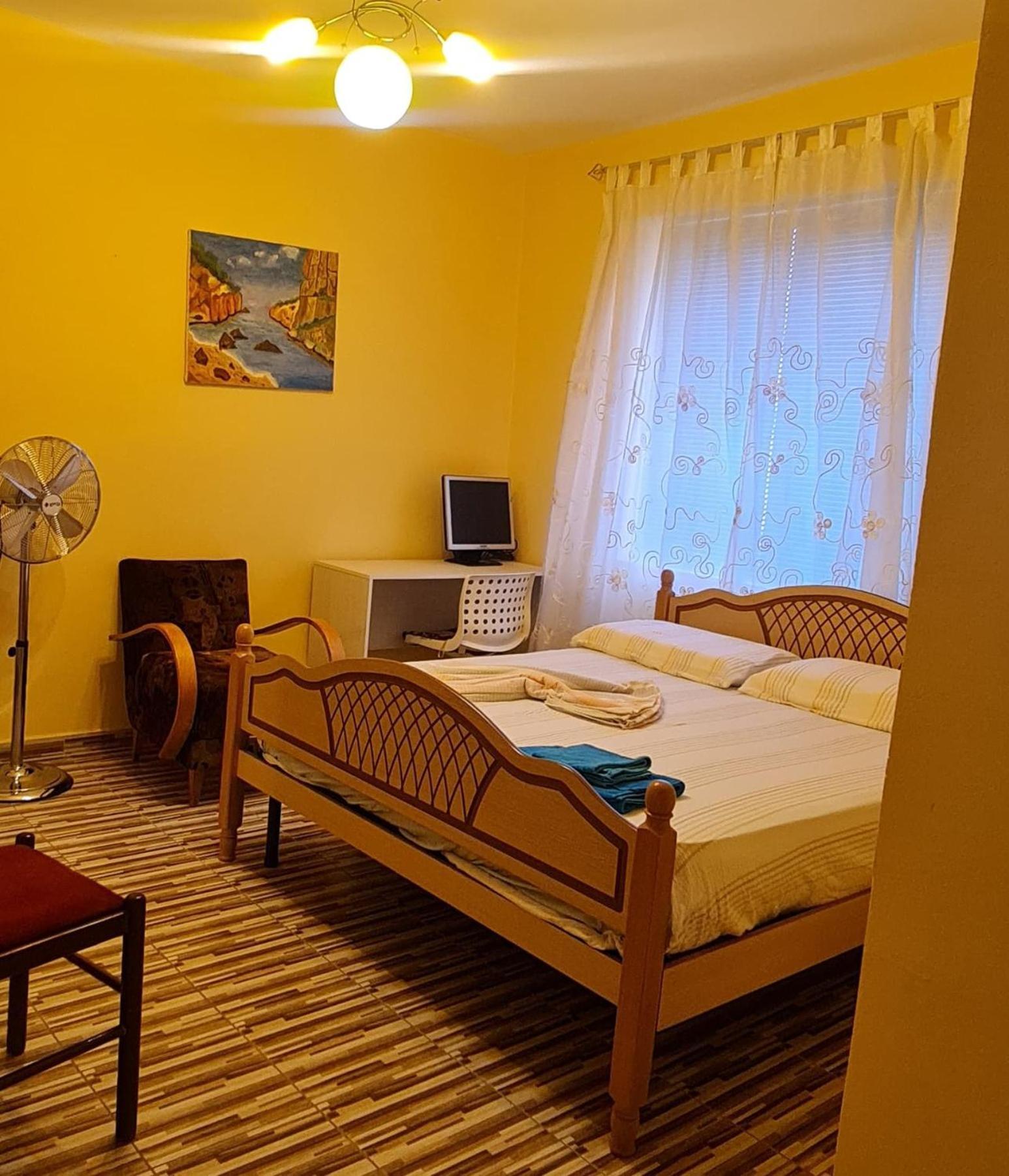 Scodrinon Hostel Shkodra Exterior foto